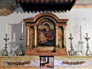 39 Altare in cappella tra chiesa superiore e inferiore
